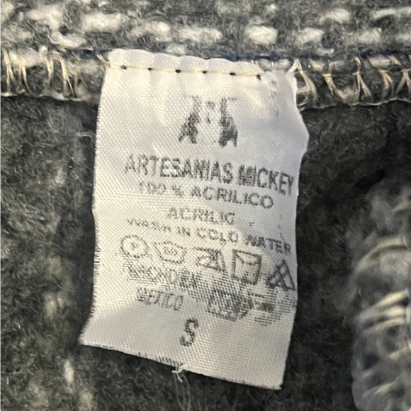 Unisex Handcrafted in Mexico Grey Size SMALL Hoodie Poncho Mexican  Rug - Picture 6 of 6